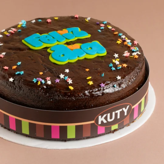 Torta envinada decorada